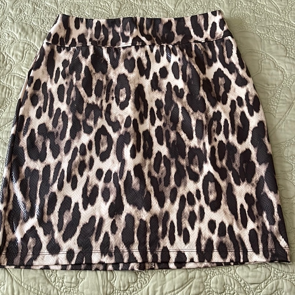 Animal print skirt by Chicos travelers
